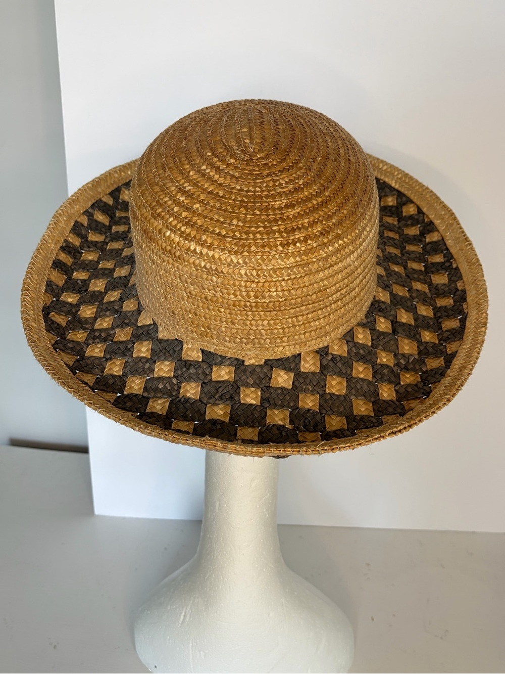 First Issue (Liz Claiborne) Neutral Natural Straw Hat Woven Checker Brim Resort